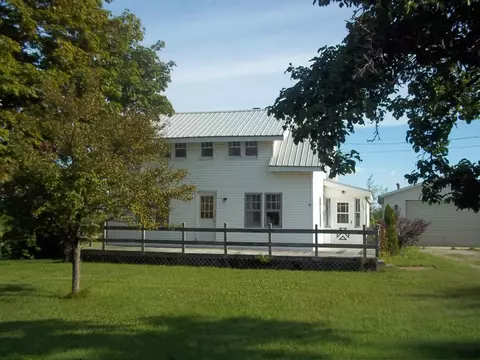 2507 E State St, Cheboygan, MI 49721 photo 1