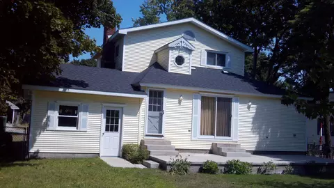 307 Chestnut St, Grayling, MI 49738 photo 3