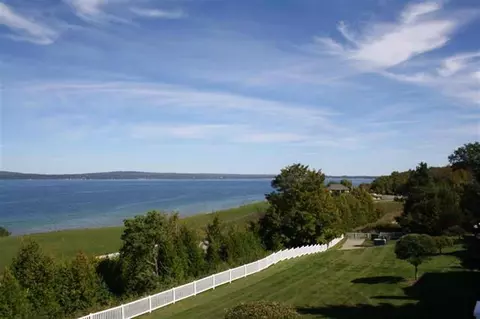 3236 Cliffs Dr, Petoskey, MI 49770 photo 18