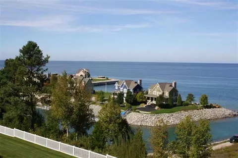 3236 Cliffs Dr, Petoskey, MI 49770 photo 2