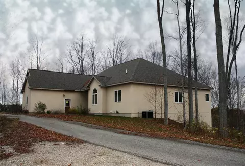77 Farmbrook Ln, Gaylord, MI 49735 photo 4