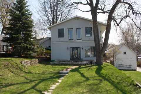 614 E Mitchell, Petoskey, MI 49770 photo 1