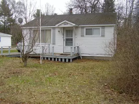 1003 W 10th St, Mio, MI 48647 photo 2
