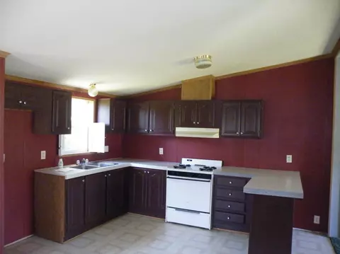 421 N Eastern Avenue Cheboygan Mi 49721 Ave, Cheboygan, MI 49721 photo 3