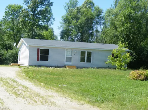 421 N Eastern Avenue Cheboygan Mi 49721 Ave, Cheboygan, MI 49721 photo 1