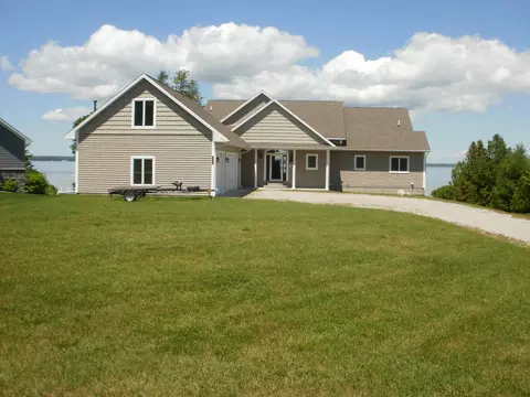 1015 Needle Point Drive Cheboygan Mi 49721 Dr, Cheboygan, MI 49721 photo 6