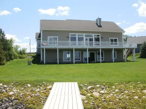 1015 Needle Point Drive Cheboygan Mi 49721 Dr, Cheboygan, MI 49721 photo 2