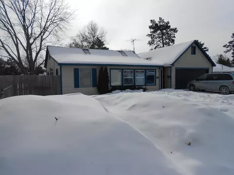 906 Smith St, Grayling, MI 49738 photo 1
