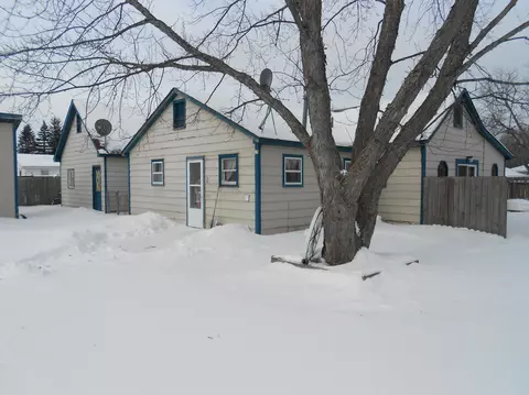 906 Smith St, Grayling, MI 49738 photo 2