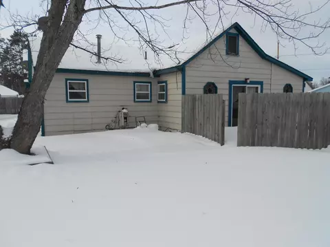 906 Smith St, Grayling, MI 49738 photo 3