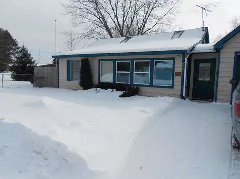 906 Smith St, Grayling, MI 49738 photo 4