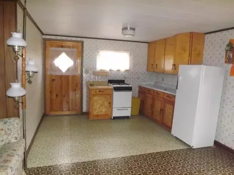 832 Pineview Dr, Mio, MI 48647 photo 2