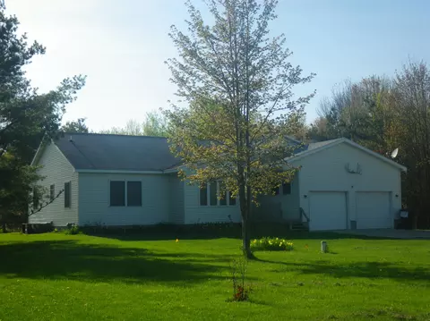 8445 Galbraith Rd, Cheboygan, MI 49721 photo 4