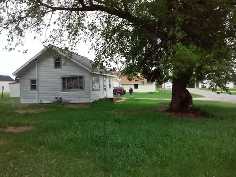 463 Sheridan, Vanderbilt, MI 49795 photo 3
