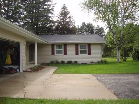 33 E Marlette Rd, Frederic, MI 49733 photo 3