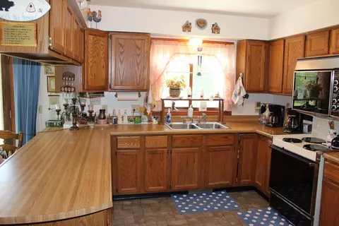 8202 Devils Elbow Dr, Brutus, MI 49716 photo 9