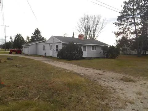 111 Barbara St, Grayling, MI 49738 photo 4