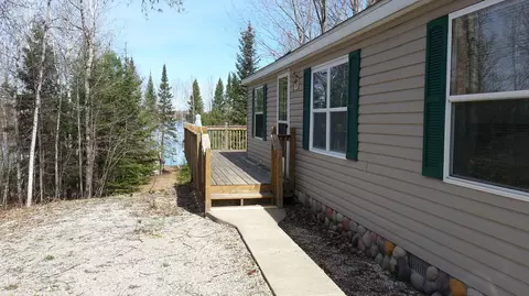 15544 Lakeview Dr, Wolverine, MI 49799 photo 4