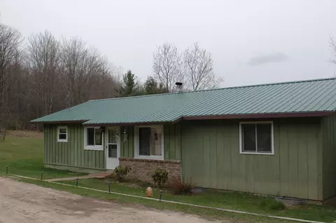 12292 Shire Rd, Wolverine, MI 49799 photo 2