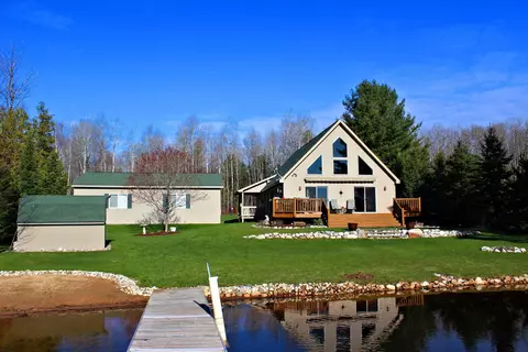 15289 Valley Dr, Wolverine, MI 49799 photo 2