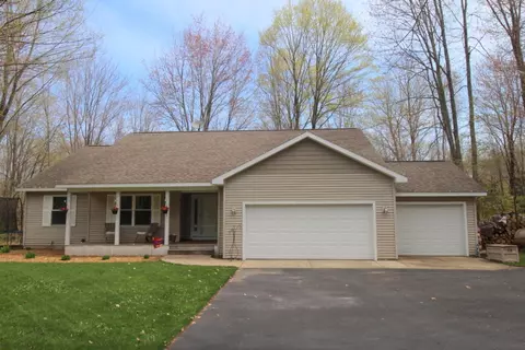 8562 Ridgeway Rd, Petoskey, MI 49770 photo 1