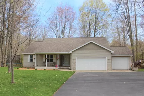 8562 Ridgeway Rd, Petoskey, MI 49770 photo 3