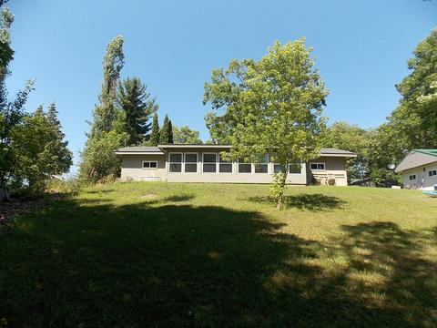 4042 Agnes Rd, Cheboygan, MI 49721 photo 1