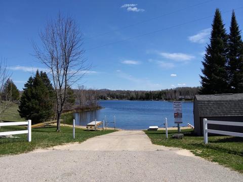 15568 Valley Dr, Wolverine, MI 49799 photo 2