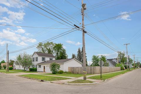 405 Spruce St, Grayling, MI 49738 photo 3