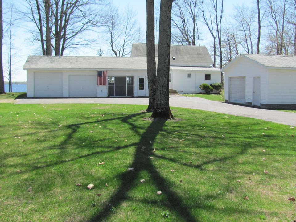 7702 Paradise Trl, Carp Lake, MI 49718