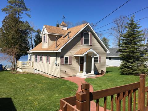 14106 Parallel Avenue Alpena Mi 49707 Ave, Alpena, MI 49707 photo 1