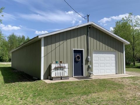 15190 Lakeview Dr, Wolverine, MI 49799 photo 26