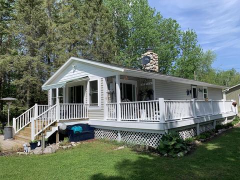 15190 Lakeview Dr, Wolverine, MI 49799 photo 1