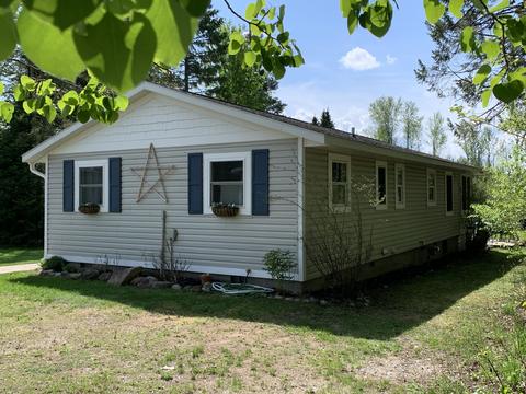 15190 Lakeview Dr, Wolverine, MI 49799 photo 4