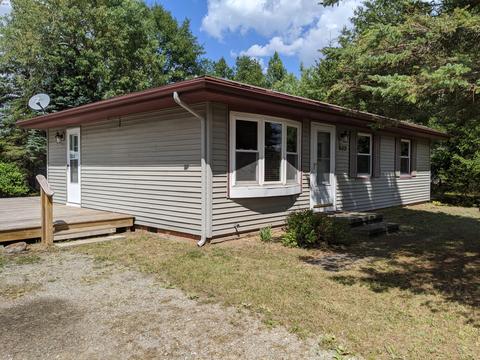 582 Crescent Place Grayling Mi 49738 Pl, Grayling, MI 49738 photo 3