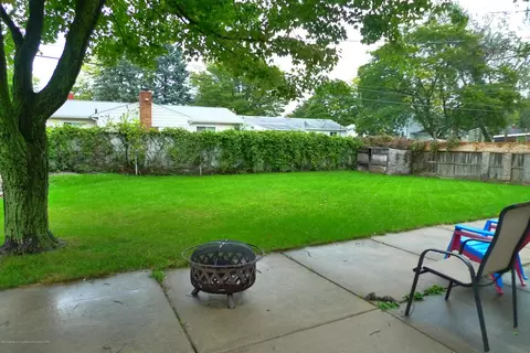 4106 Windward Dr, Lansing, MI 48911 photo 3