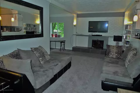 4106 Windward Dr, Lansing, MI 48911 photo 5