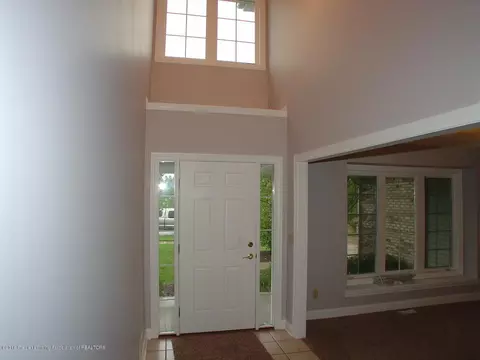 3014 Belgian Dr, Lansing, MI 48906 photo 3