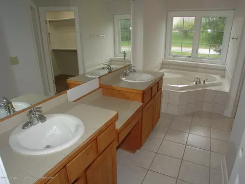 3014 Belgian Dr, Lansing, MI 48906 photo 42