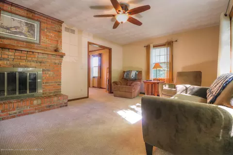 820 Andover Dr, Dewitt, MI 48820 photo 2