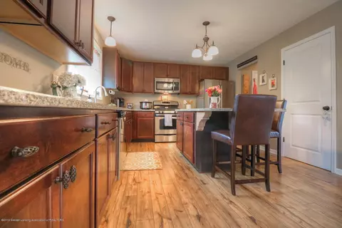 1091 Oakwood Dr, Dewitt, MI 48820 photo 6