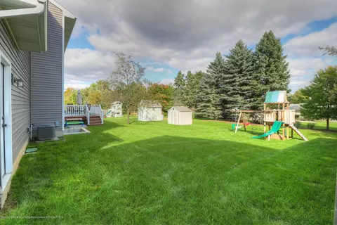 1091 Oakwood Dr, Dewitt, MI 48820 photo 20