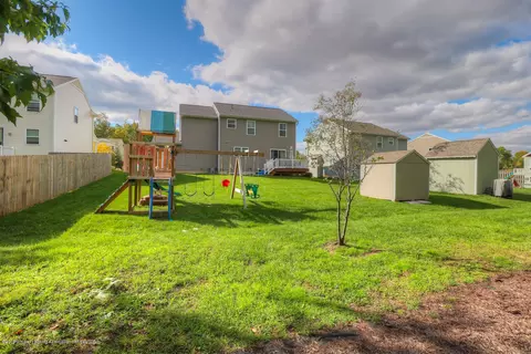 1091 Oakwood Dr, Dewitt, MI 48820 photo 22
