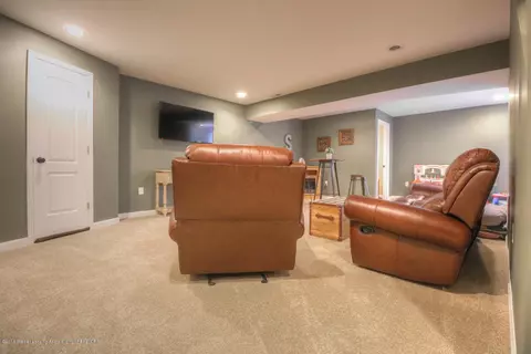 1091 Oakwood Dr, Dewitt, MI 48820 photo 16