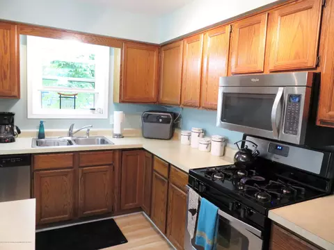 5603 Franklin St, Haslett, MI 48840 photo 7