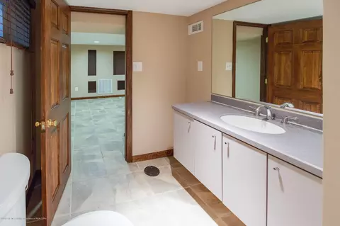 824 E Genesee St, Lansing, MI 48912 photo 11