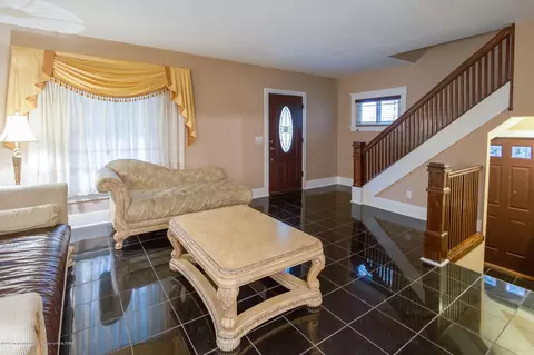 824 E Genesee St, Lansing, MI 48912 photo 2