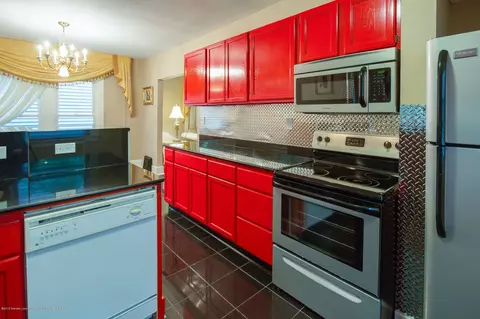 824 E Genesee St, Lansing, MI 48912 photo 5