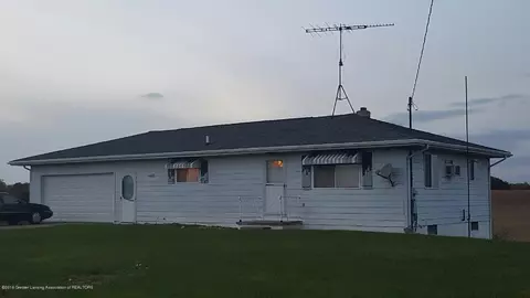 13416 W Howe Rd, Eagle, MI 48822 photo 1