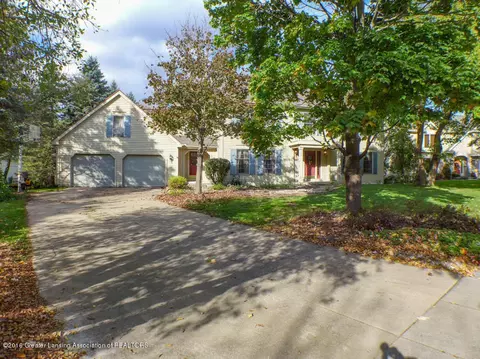 111 Rivergate Ln, Dewitt, MI 48820 photo 2